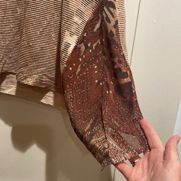 Chico’s blouse size 1? I’d say Lg - Picture 4 of 8